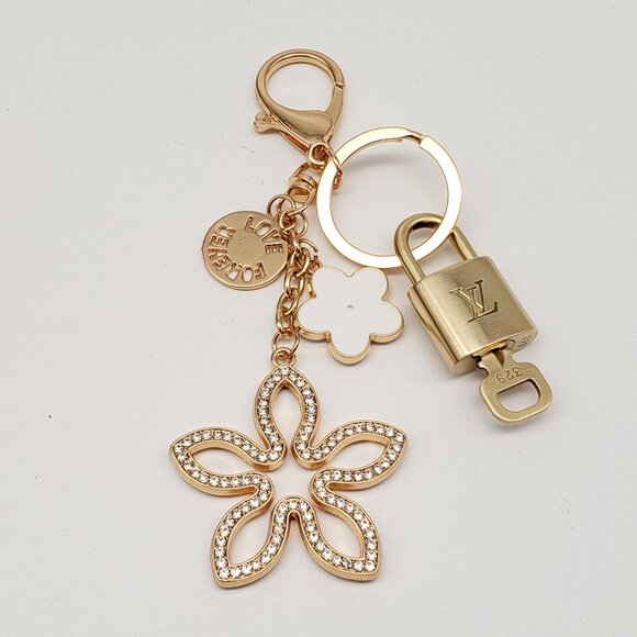 Authentic Louis Vuitton Lock & Key with Unbranded Flower Charm, Keychain 090925 - Picture 2 of 9
